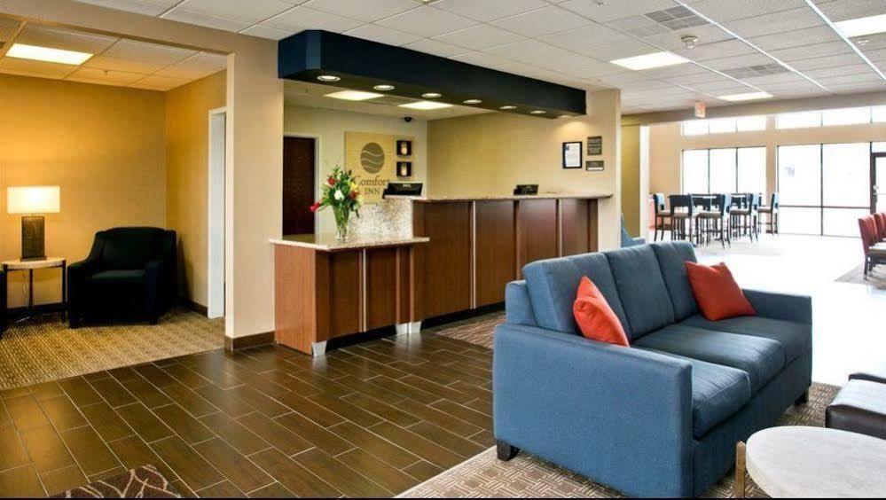 Comfort Inn Aikens Center Martinsburg Bagian luar foto